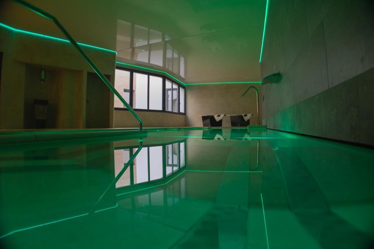 Oikos Apartamentos Turisticos Монестерио Экстерьер фото