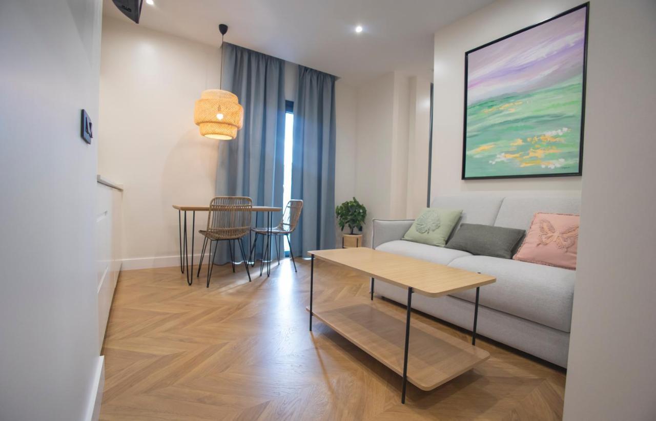 Oikos Apartamentos Turisticos Монестерио Экстерьер фото