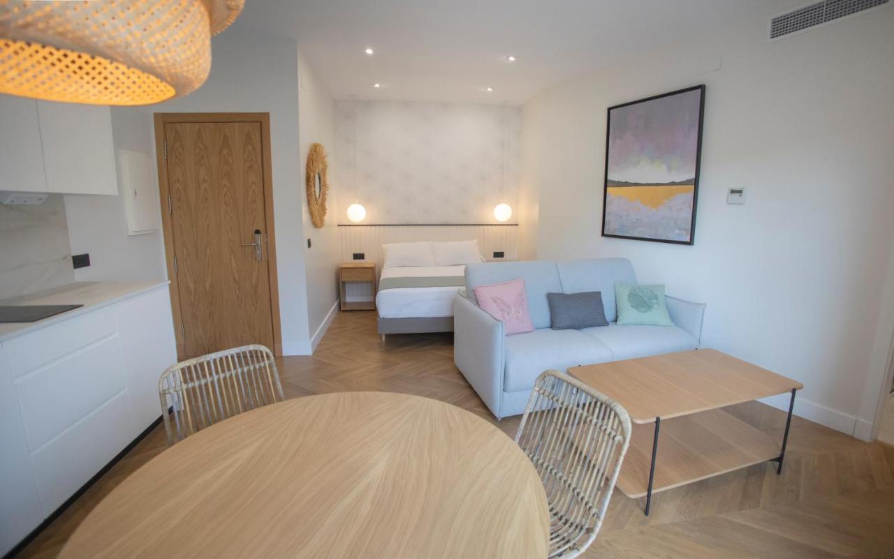 Oikos Apartamentos Turisticos Монестерио Экстерьер фото