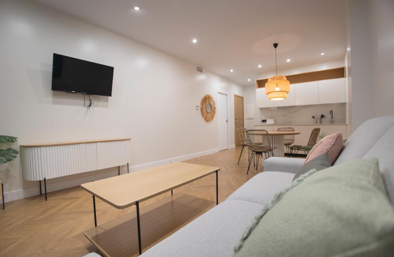 Oikos Apartamentos Turisticos Монестерио Экстерьер фото