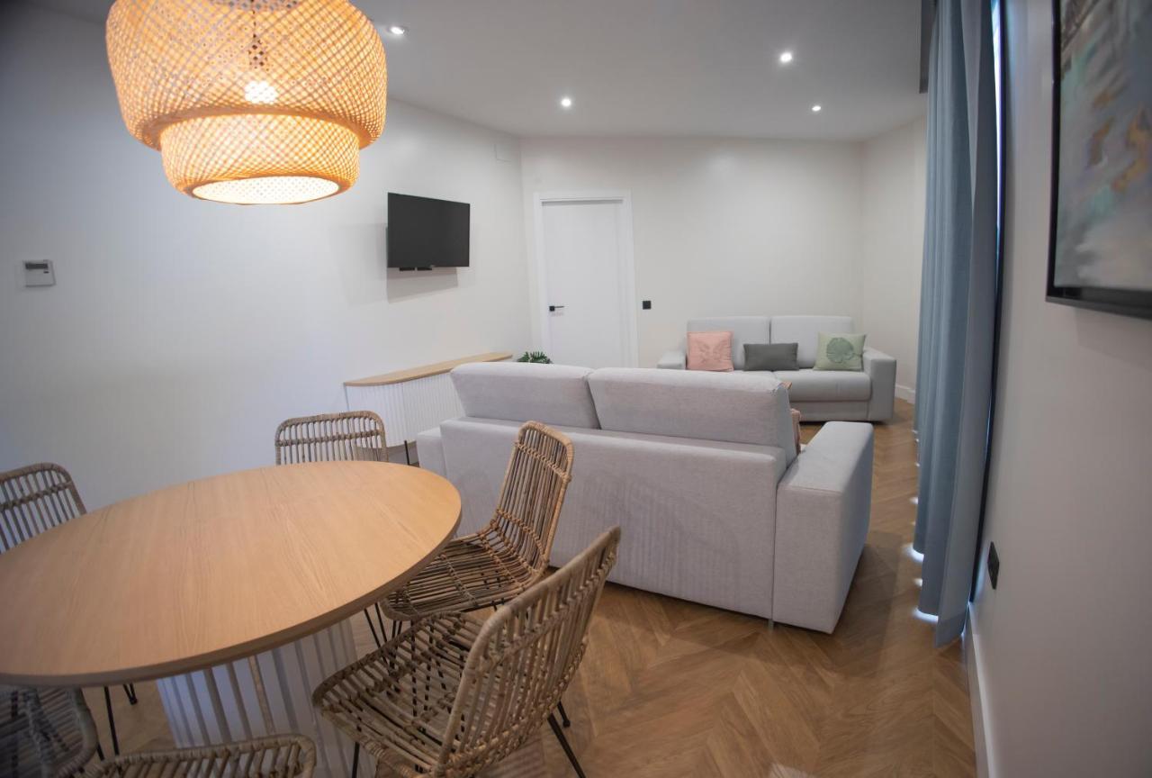 Oikos Apartamentos Turisticos Монестерио Экстерьер фото