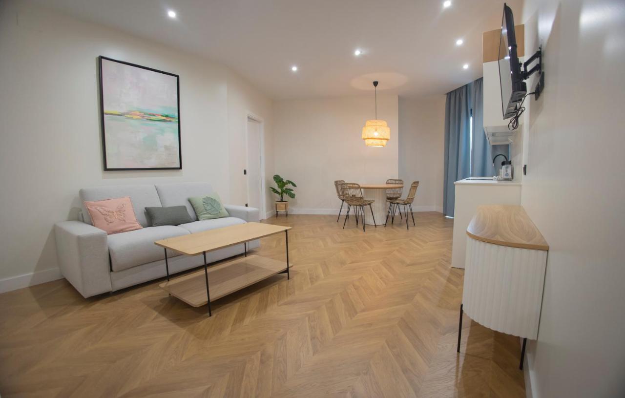 Oikos Apartamentos Turisticos Монестерио Экстерьер фото