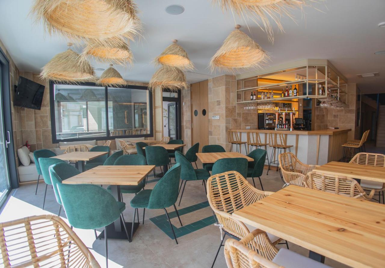 Oikos Apartamentos Turisticos Монестерио Экстерьер фото