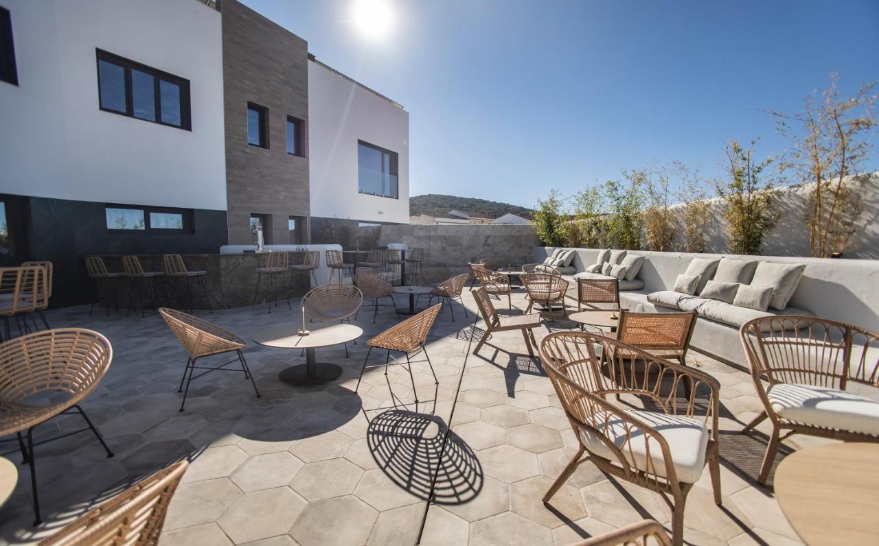 Oikos Apartamentos Turisticos Монестерио Экстерьер фото